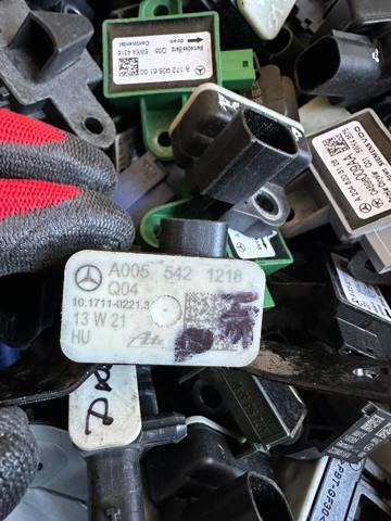 Датчик вертикального прискорення A0055421218 MERCEDES
