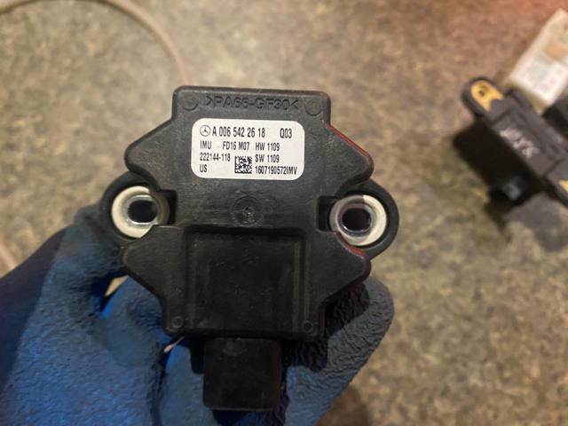 Датчик поперечного прискорення (ESP) A0065422618 MERCEDES