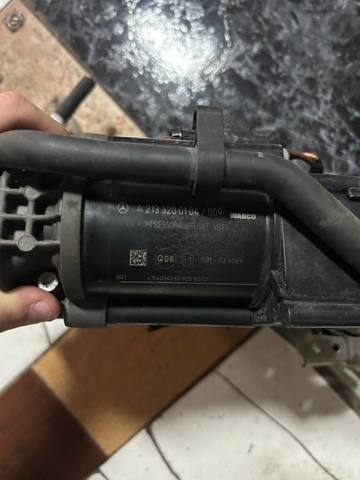Компресор пневмоподвески A0993200004 MERCEDES