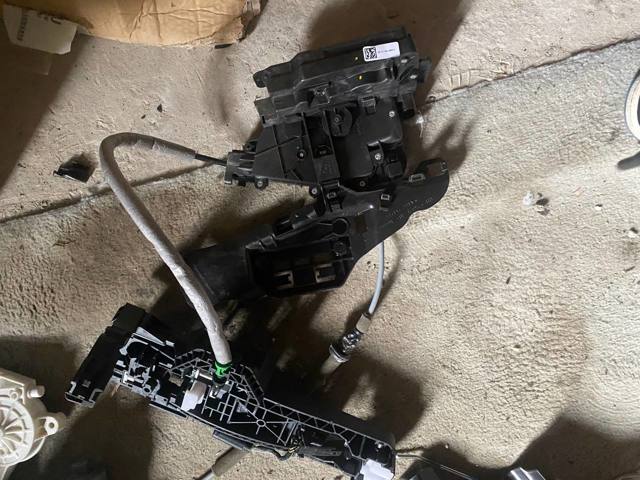 Замок передніх пасажирських дверей A0997201235 MERCEDES
