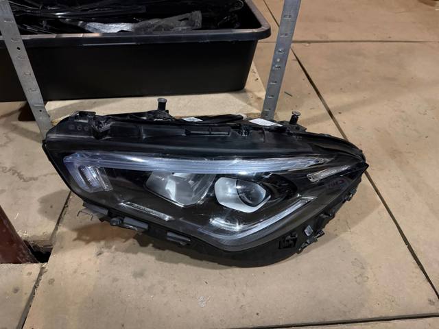 Фара дальнього світла в зборі A1189062500 MERCEDES