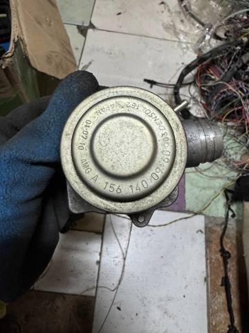 Клапан подачі вторинного повітря A1561400960 MERCEDES