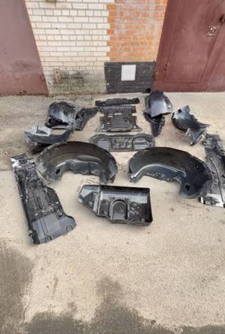 Деталі підлоги (основа кузова або підлоги) A1665200223 MERCEDES
