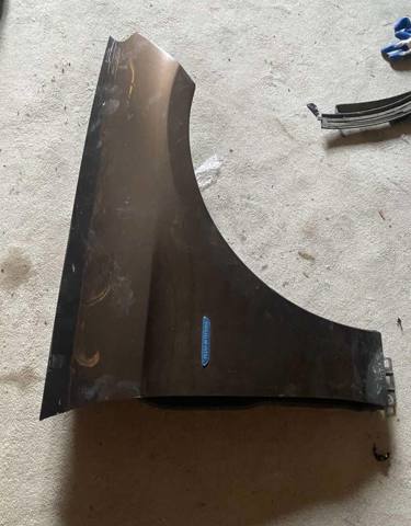 Переднє праве крило A1668801206 MERCEDES