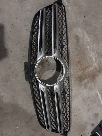 Решітка радіатора A1668880260 MERCEDES