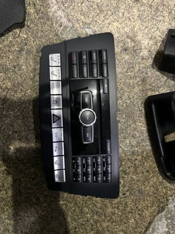 Блок кнопок центральної консолі A1669005016 MERCEDES