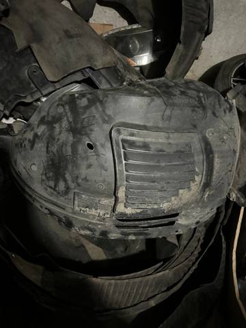 Підкрилок заднього крила, правий передній A1676901608 MERCEDES