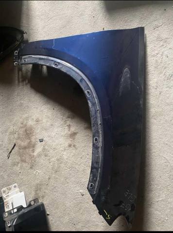 Переднє праве крило A1678802400 MERCEDES