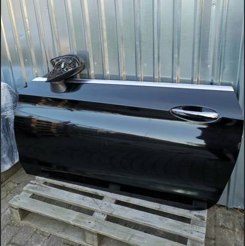 Двері кабіни A2057209726 MERCEDES