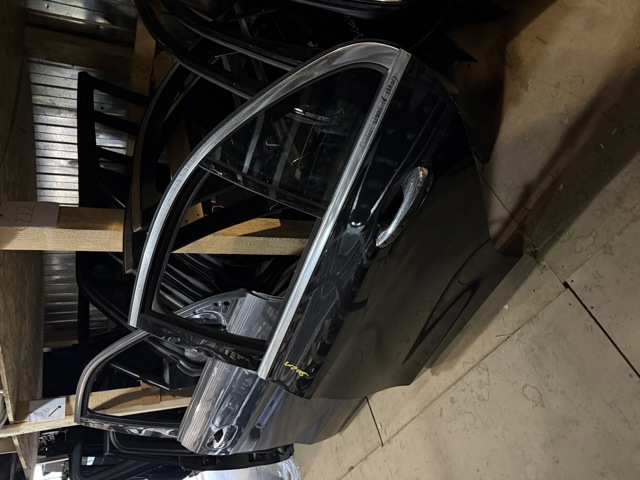 Двері задні, ліві A2057300105 MERCEDES