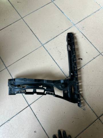 Напрямна заднього бампера, права A2058802102 MERCEDES