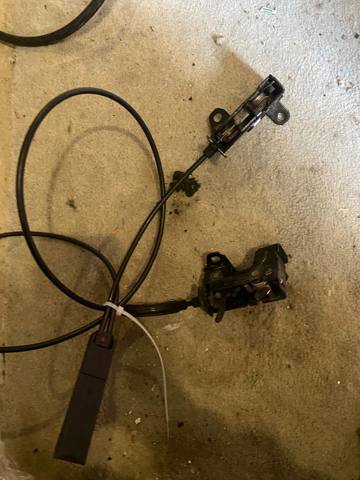 Замок кришки капота A2128800160 MERCEDES