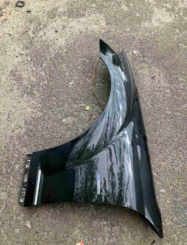Переднє ліве крило A2128801118 MERCEDES