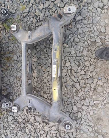 Балка задньої підвіски поперечна A2133505203 MERCEDES