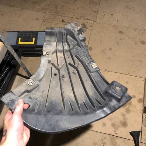 Захист бампера переднього, правий A2135202600 MERCEDES