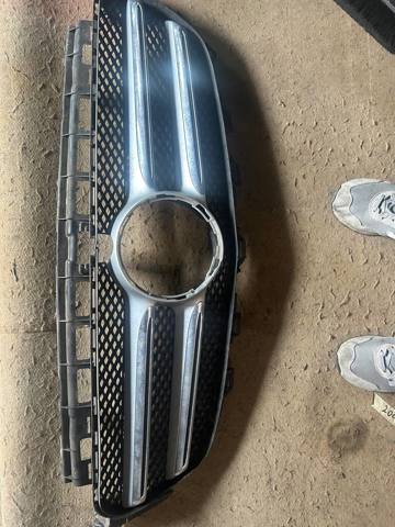 Решітка радіатора A2138880223 MERCEDES