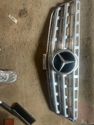 Решітка A2188880060 MERCEDES