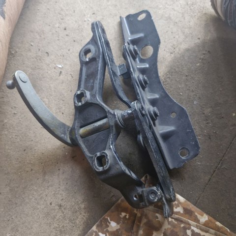 Петля капота, права A2218800428 MERCEDES