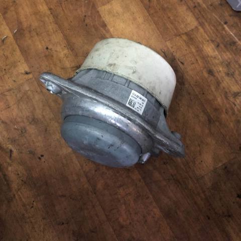 Права подушка двигуна A2222405017 MERCEDES