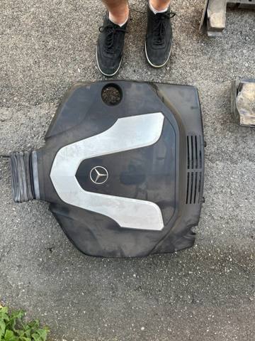 Кришка двигуна декоративна A6420107008 MERCEDES