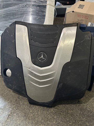 Кришка двигуна декоративна A6420108309 MERCEDES
