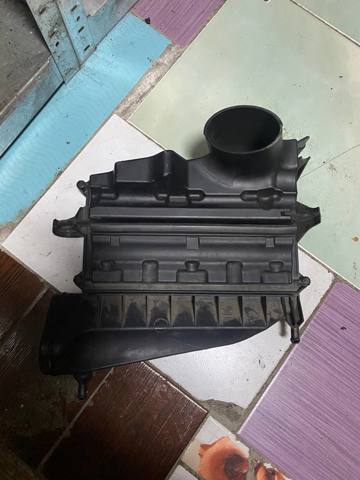 Корпус повітряного фільтра, правий A6420902001 MERCEDES