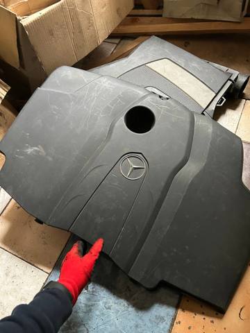 Кришка двигуна декоративна A6510108512 MERCEDES