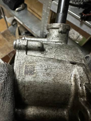 Насос вакуумний A6512300265 MERCEDES