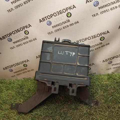 Блок керування трансмісією 01M927733HR VAG
