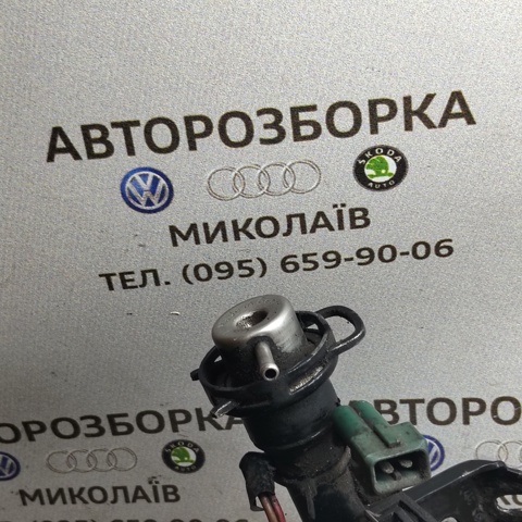 Регулятор тиску палива в паливній рейці 0280160507 VAG