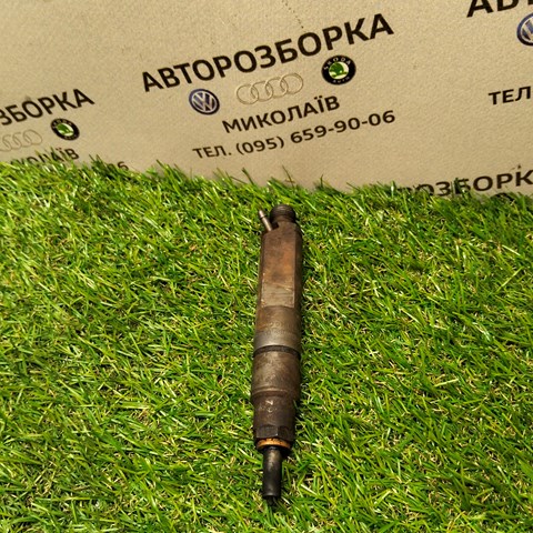 Форсунка дизельна в зборі, розпилювач + тримач 028130201G VAG