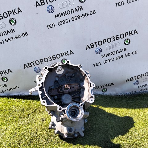 Ручна коробка передач 02T300057K VAG