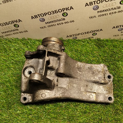 Кріплення генератора Volkswagen Golf 3