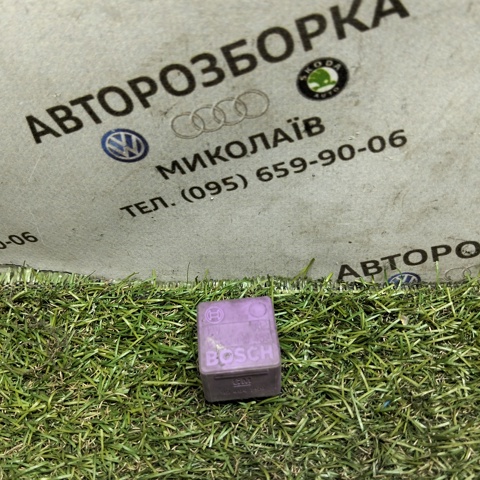 Реле паливного насоса 0332019452 BOSCH