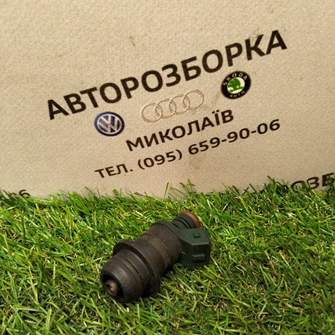 Форсунка паливна 037906031AA VAG