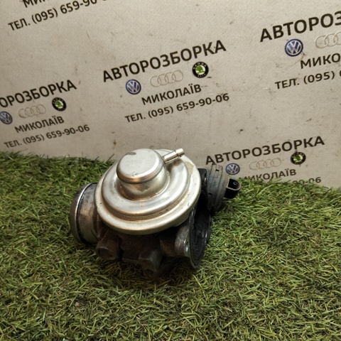 Клапан EGRсістеми рециркуляції відпрацьованих газів 038129637B VAG