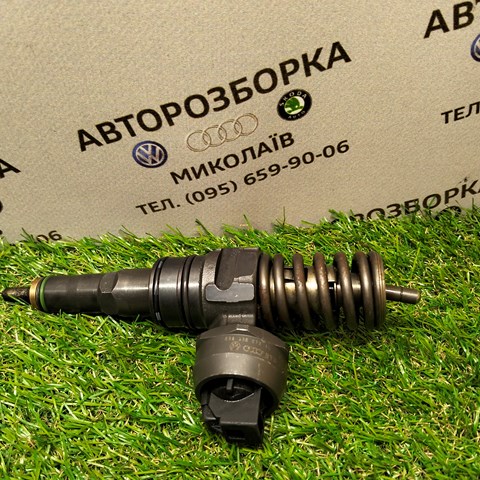 Форсунка дизельна в зборі, розпилювач + тримач 038130073AL VAG