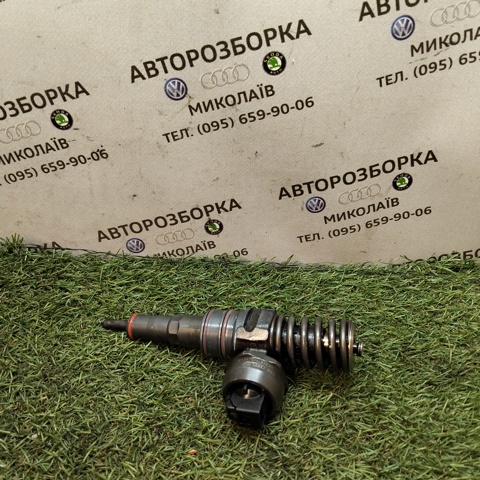 Форсунка інжектора 038130073BQ VAG