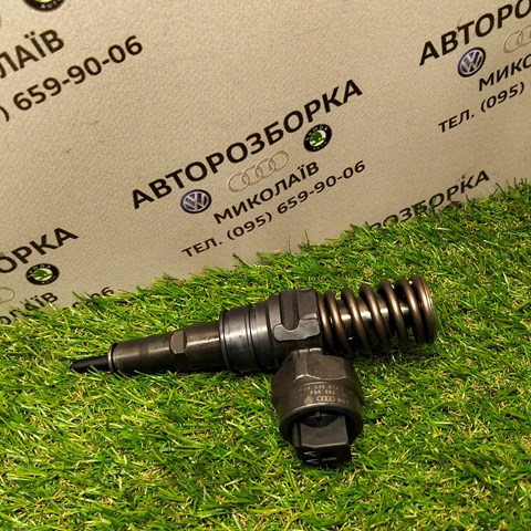 Форсунка паливна 038130073F VAG
