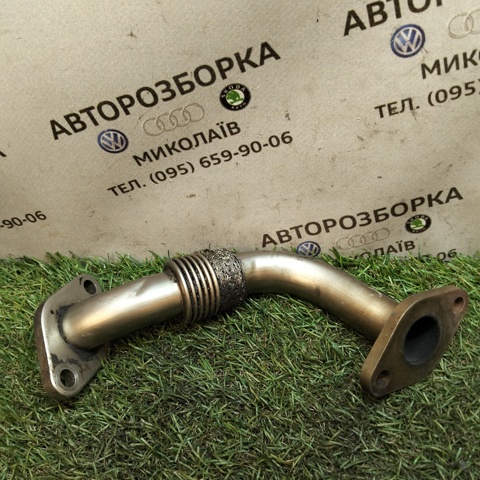 Патрубок системи рециркуляції ВГ 038131521L VAG