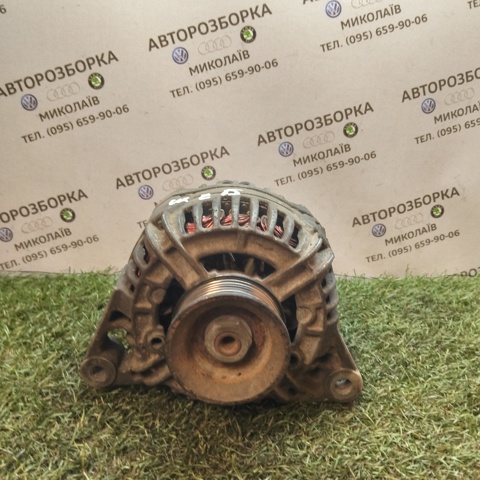 Авто генератор 038903018F VAG