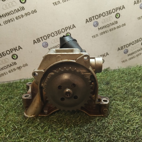 Шестерня маслянного насосу 03C115121N VAG