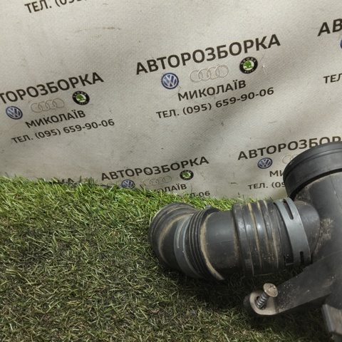 Патрубок повітряний, вхід повітряного фільтра 03C145747C VAG