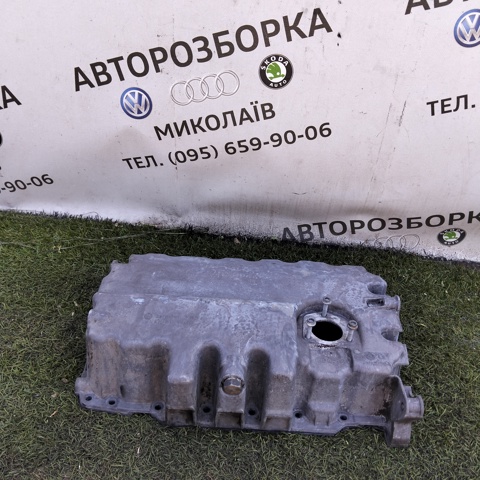 Піддон масляний картера двигуна 03G103603AD VAG