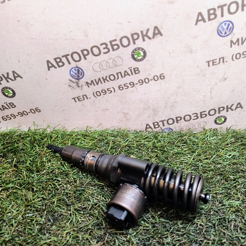 Форсунка вприску палива 03G130073B VAG