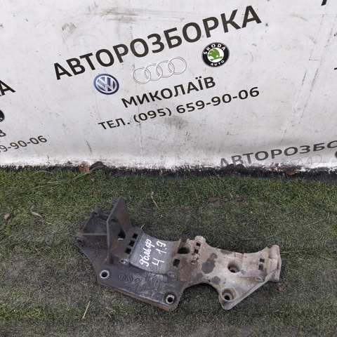 Кріплення генератора 045903143C VAG