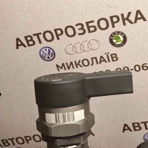 Регулятор тиску палива в паливній рейці 057130764H VAG