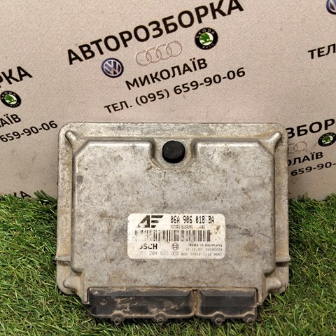 Блок електронного управління 06A906018BA VAG