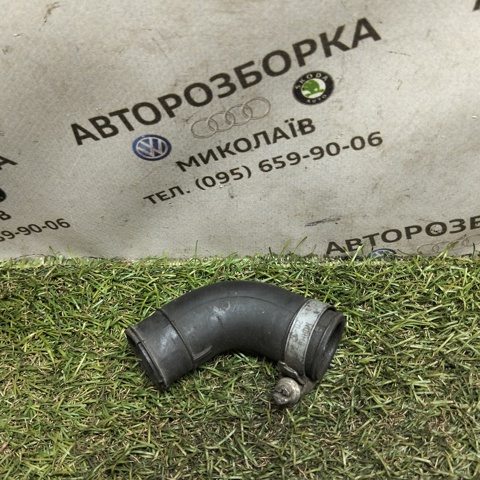Трубка відводу картерних газів 06B103493M VAG