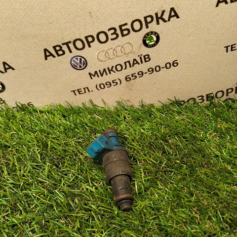 Форсунка паливна 06B133551 VAG